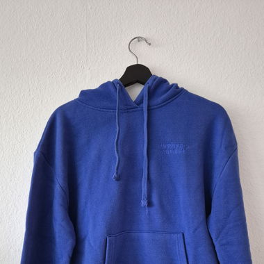 Pull a capuche bleu