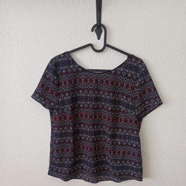 T-Shirt kreativem Print / T-Shirt with bold print