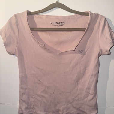 Tshirt guess 