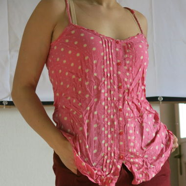 Haut spaghetti rose avec imprimé