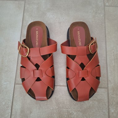 Rote Leder-Pantoletten