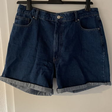 Short en jean bleu foncé, taille 44