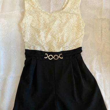 Elegantes Blumenkleid
