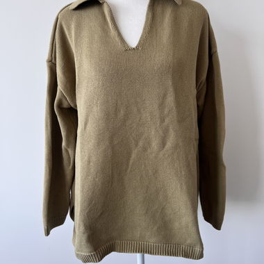 Khakifarbener Strickpullover mit Kragen S/M