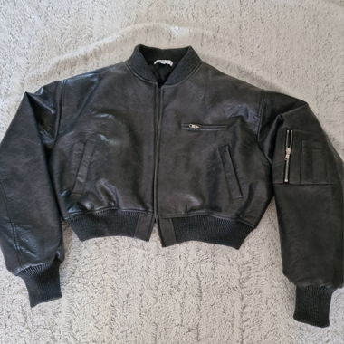 Giacca bomber nera effetto pelle