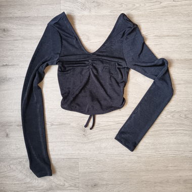 Top corto nero maniche lunghe
