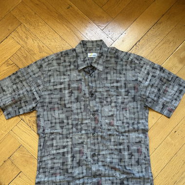 Chemise à manches courtes motif gris/noir