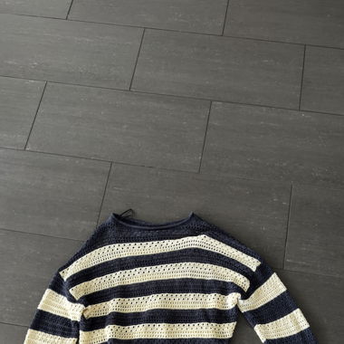 gestreifter Strickpullover