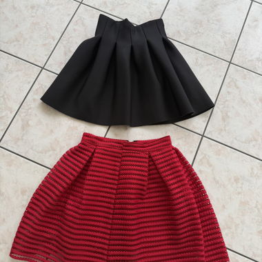 Pleated skirt 