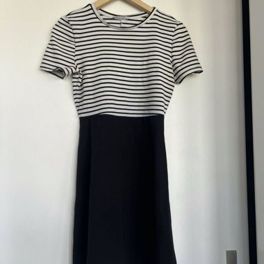 Robe à manches courtes rayée noir et blanc taille S