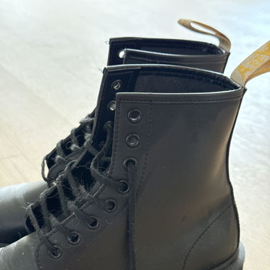 Dr. Martens Vegan