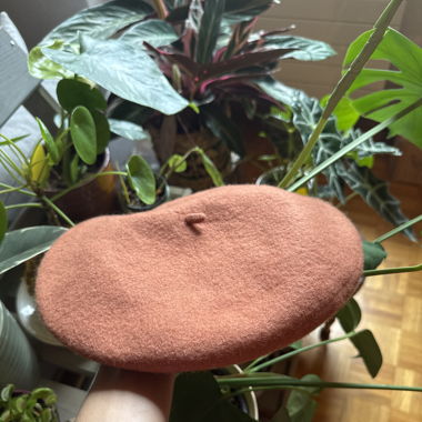 Petit béret orange 