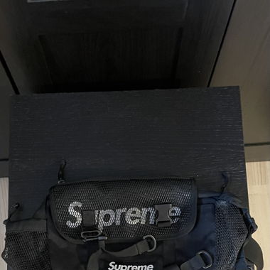 Supreme waist bag 