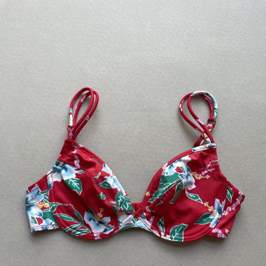 Haut de maillot de bain fleuri 