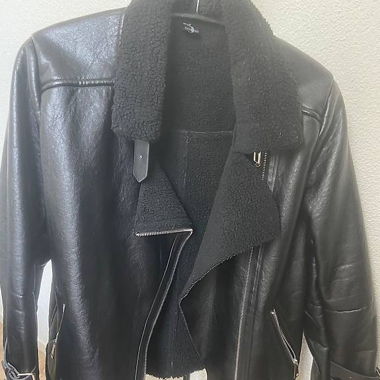 Übergangsjacke in Lederoptik