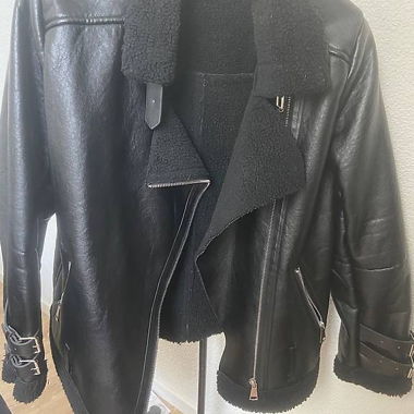 Übergangsjacke in Lederoptik