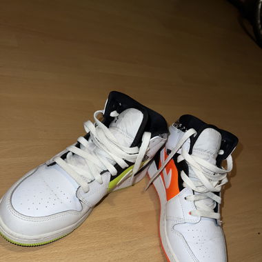 NIKE BLANCHE ROSE/JAUNE FLASH 