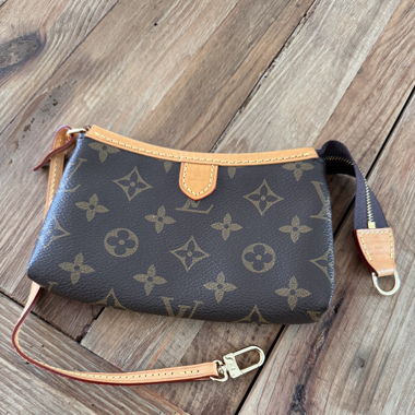 Kleine Pochette von Louis Vuitton