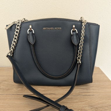 Michael Kors Umhaengetasche