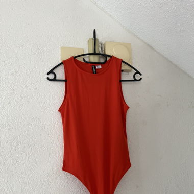 Rotes Tanktop