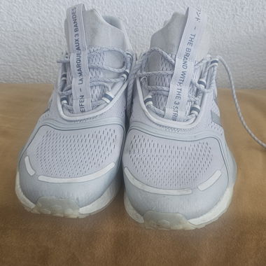 Baskets grises