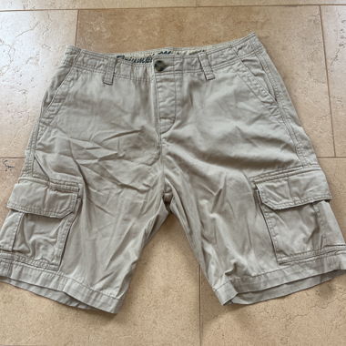 Shorts beiges pour hommes