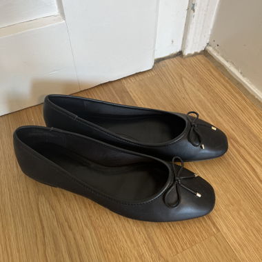 Black ballerinas