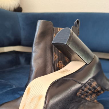 GUESS Absatzschuhe 