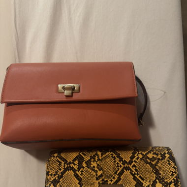 Taschen (Markenlos) nie getragen!
