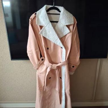 Stylish Women’s Trench Coat in Pink, Size M