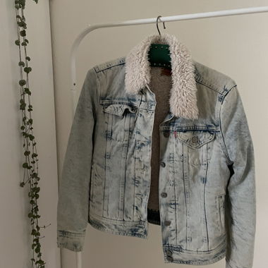 Levis Jeansjacke gefüttert