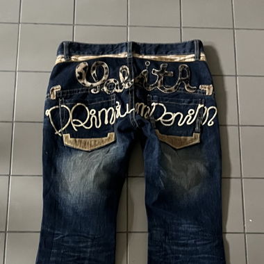 Jeans évasés des années 2000