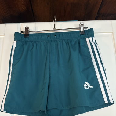 adidas shorts grün