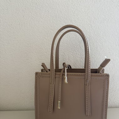 Sac à main, avec 2 bandoulières 