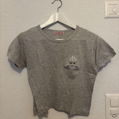 T-shirt court