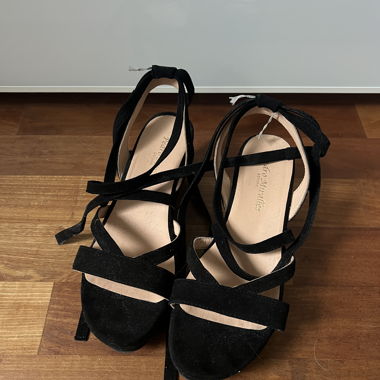 Suede Pumps