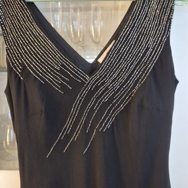 Robe noire perles