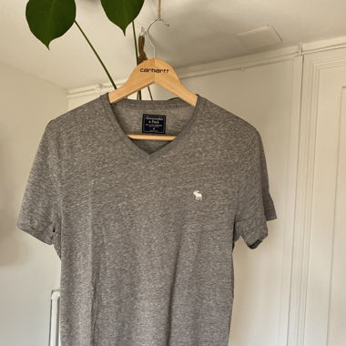 Abercrombie & Fitch T-Shirt grey - Vneck