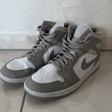 Nike Air Jordan 1 Mid College Grey 