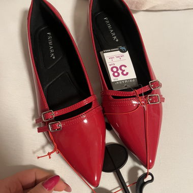 rote Ballerinas