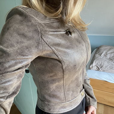 braune Lederjacke