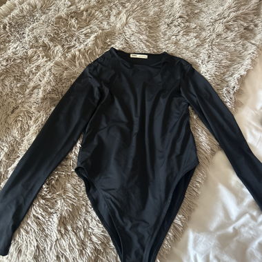 Long-sleeve bodysuit
