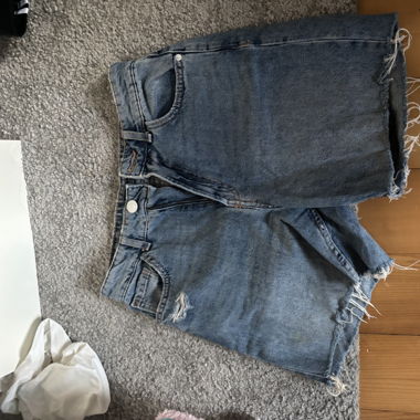 Kurze Jeans Hose