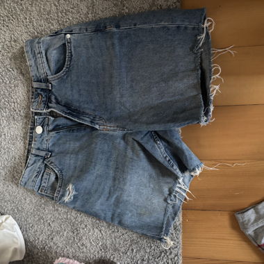 Kurze Jeans Hose