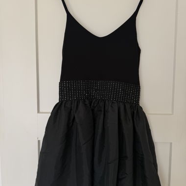 Vestito mini nero con bretelle