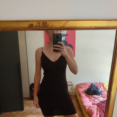 Robe moulante à paillettes