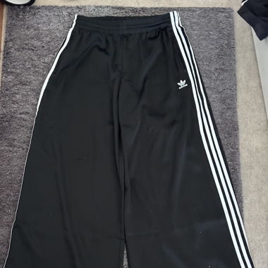 Adidas Baggy Balenciaga type pants 