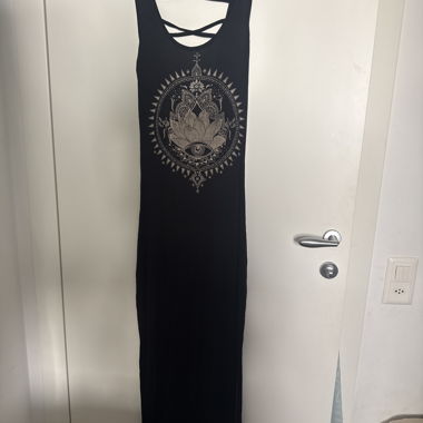 Robe longue noire avec imprimé