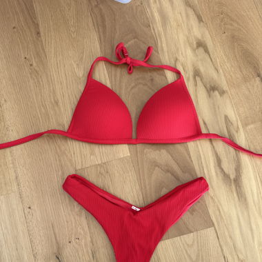 Bikini red