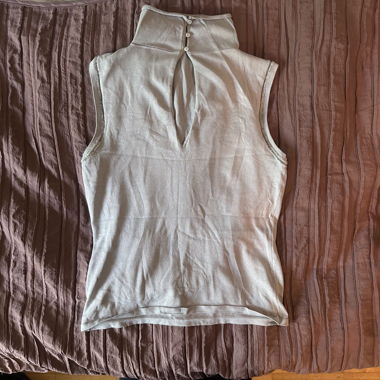 Grey Knit Top Without Sleeves